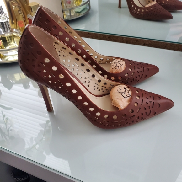 BCBGeneration Brown Laser-Cut Heels Sz 10 Euc - Picture 7 of 7